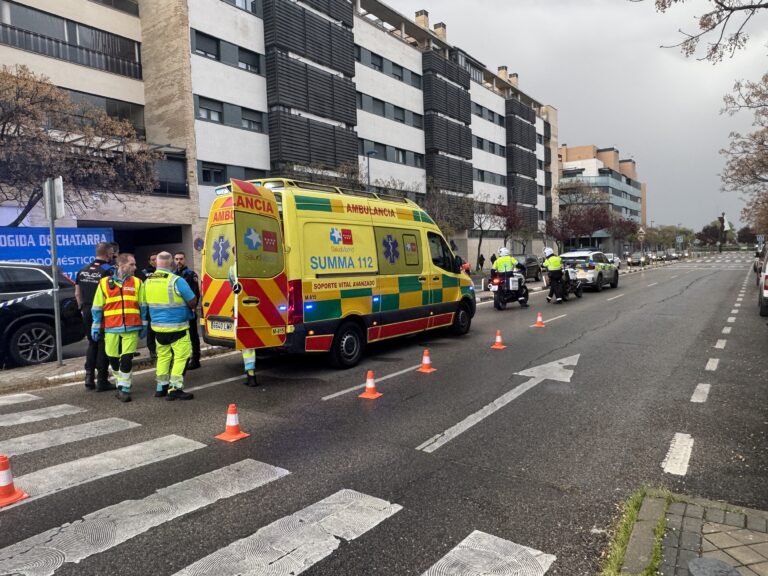 Hospitalizada una mujer tras ser atropellada en un paso de cebra de Solagua