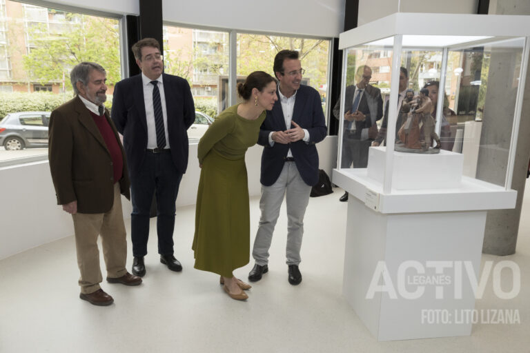 La Consejera de Madrid, Marta Nieto, inaugura la exposición «Leganés al Rescate de la Artesanía»