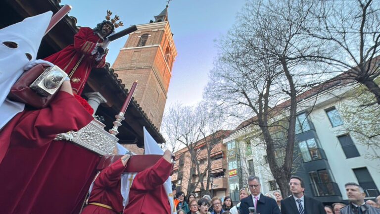 Silencio, incienso y emoción: Así ha sido el Jueves Santo en Leganés