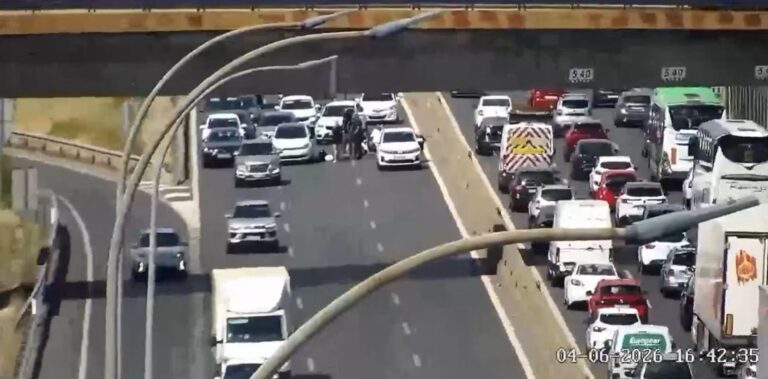 Un fuerte accidente en la A42 provoca retenciones de 2 kilómetros en Getafe