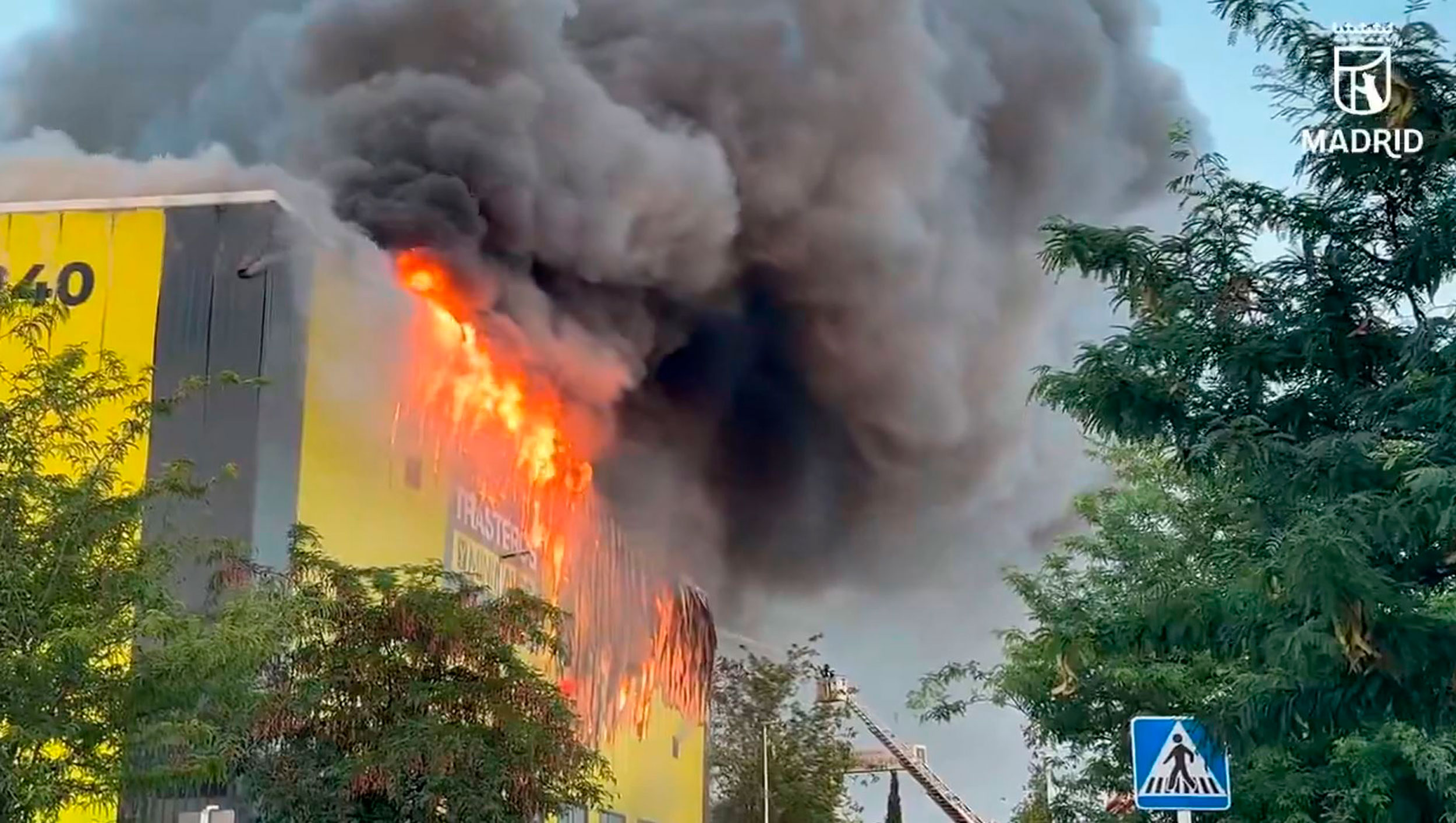 incendio nave de trasteros villaverde