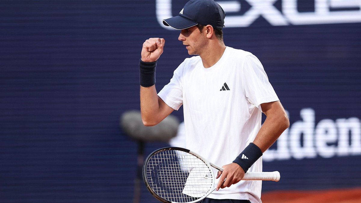 Rafa Jodar celebra en el Roland Garros