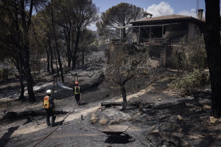 Leganés acoge a los evacuados de Navas del Rey, Chapinería y Aldea del Fresno por los incendios forestales