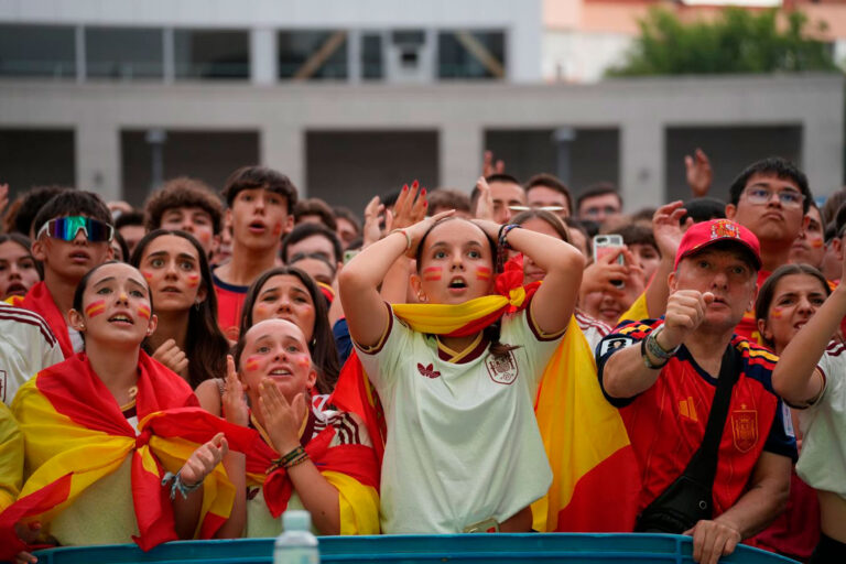 Así fue la celebración en Leganés del pase a la final de España en el Mundial de fútbol