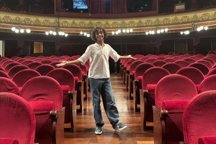 alvaro almodovar en el teatro