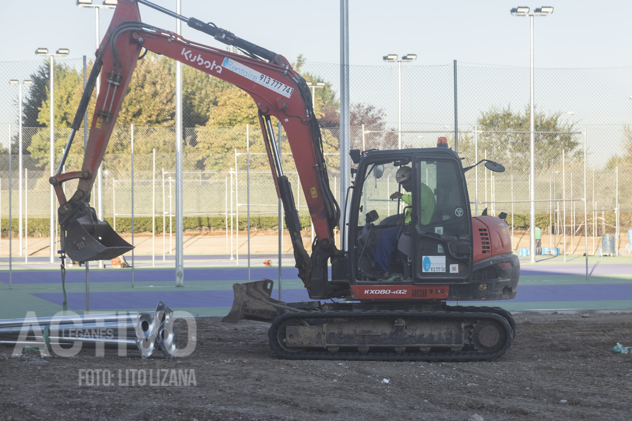 obrero trabajo empleo construccion polideportivo leganes norte